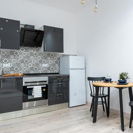 Cozy Studio Apartment 5 Min From Camp Nou Barcellona Esterno foto
