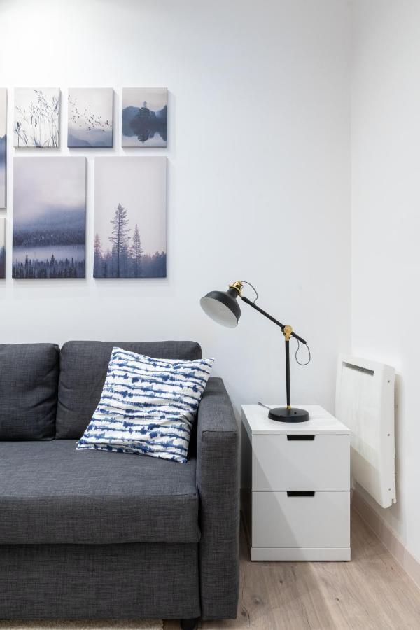 Cozy Studio Apartment 5 Min From Camp Nou Barcellona Esterno foto